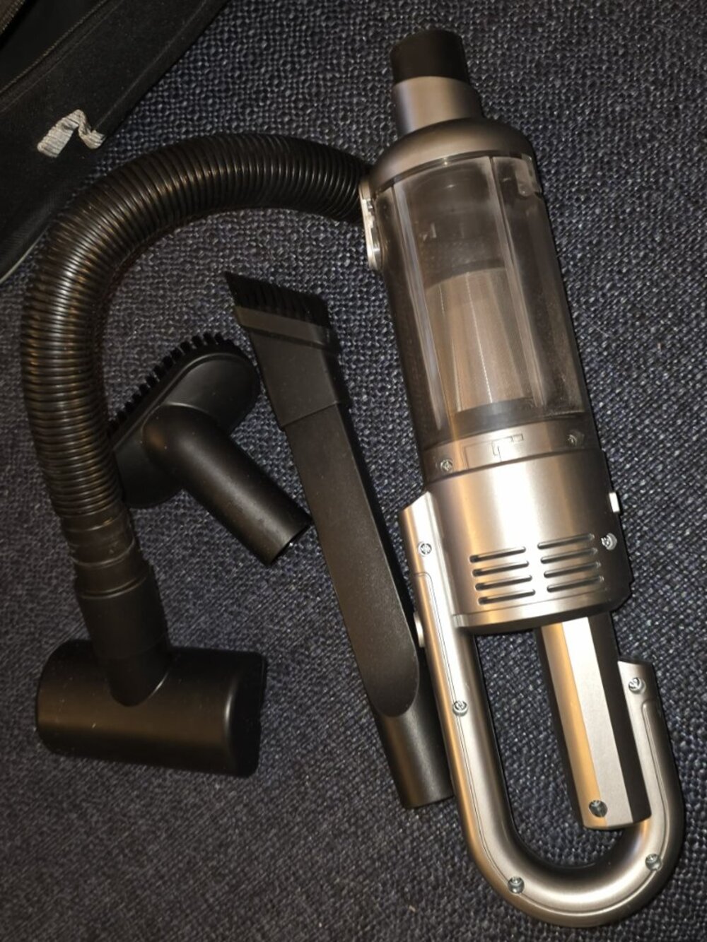 Portable Wireless Handheld Mini Vacuum with LED Light for Vehicle \ Home Office